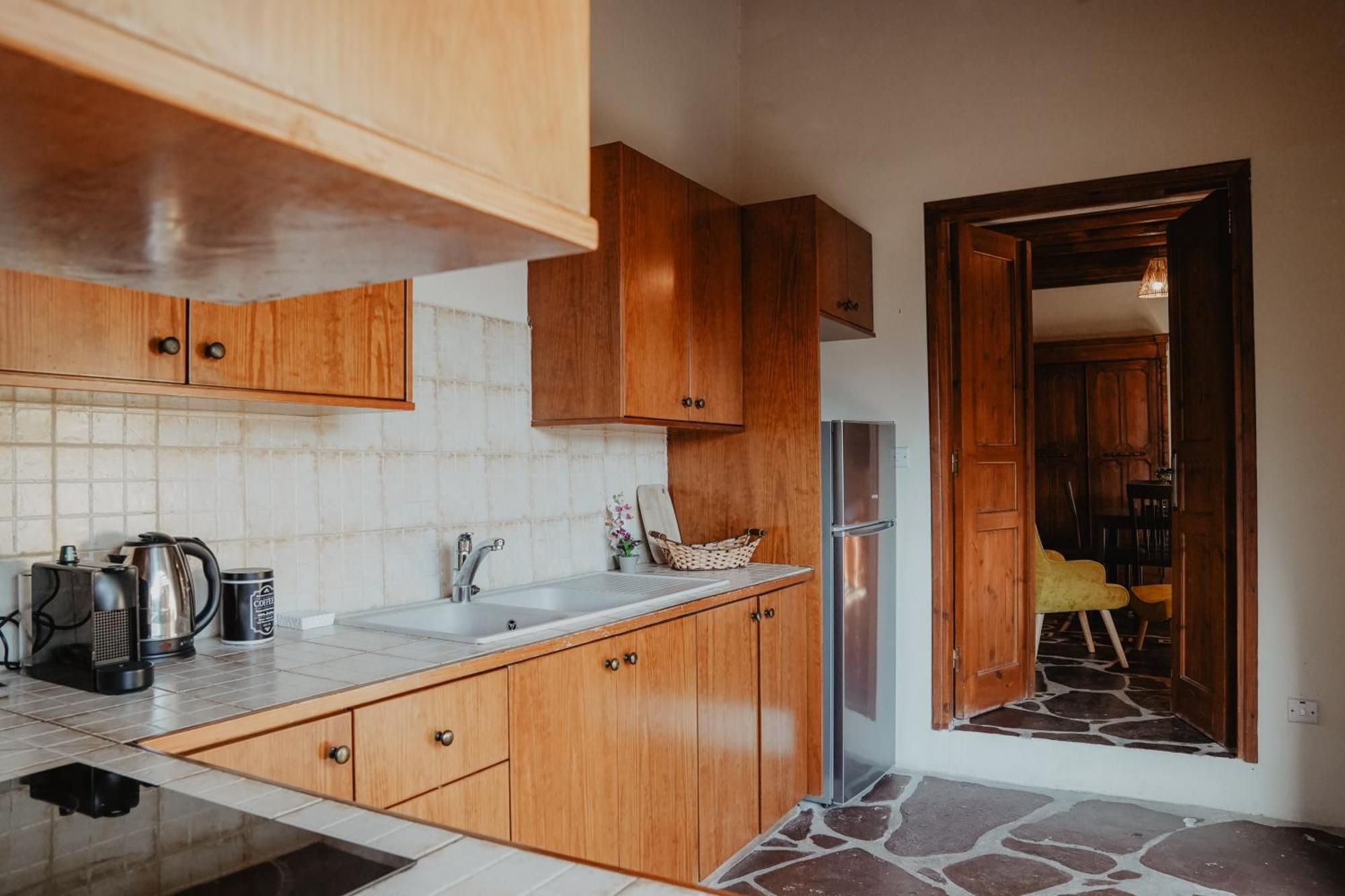 The Stonehouse Suites With Private Bath Spas Лимасол Экстерьер фото